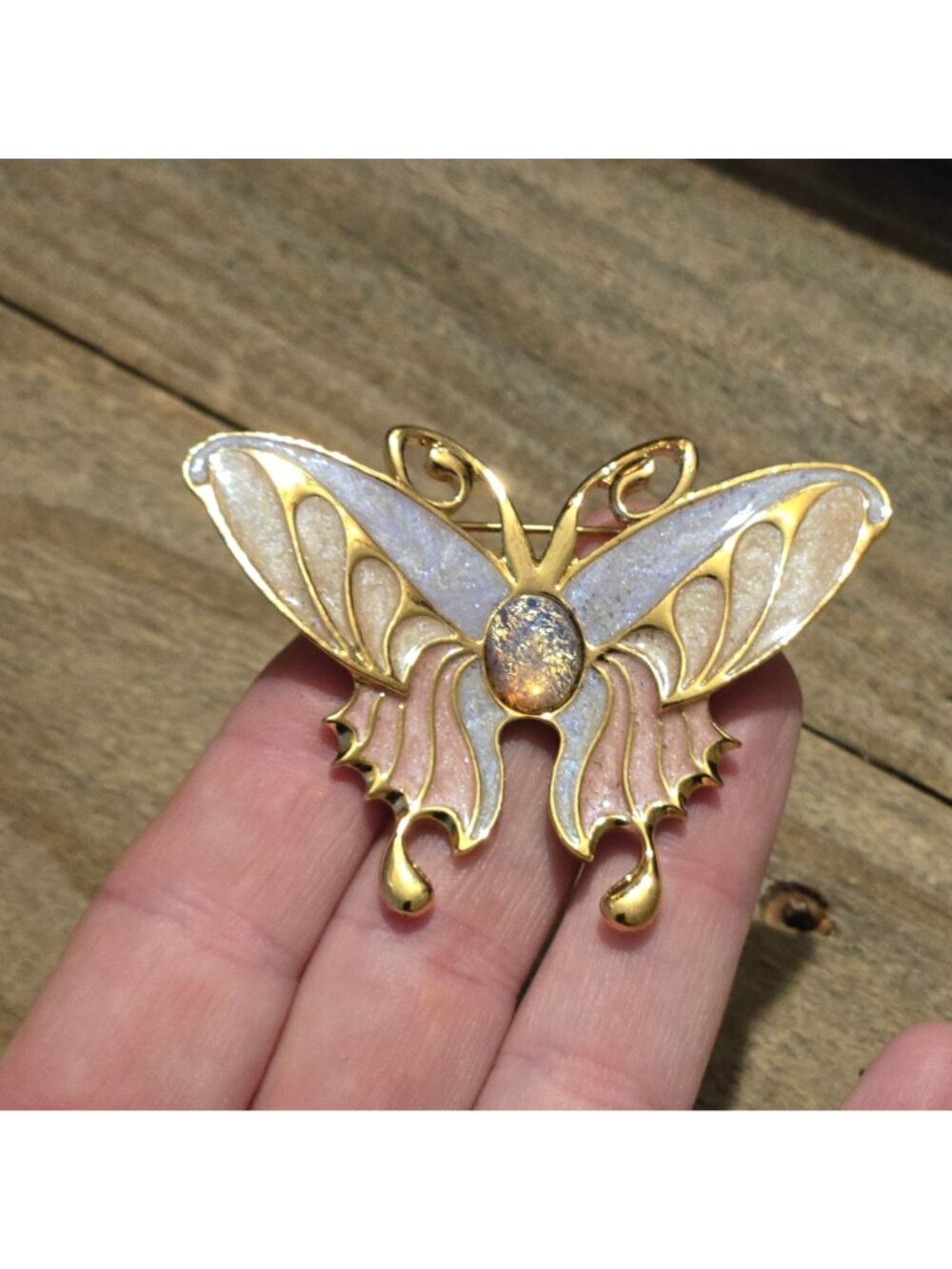 Vintage Avon butterfly Brooch Opalescent and Enamel Victorian Style Pin 1998 - Picture 4 of 11